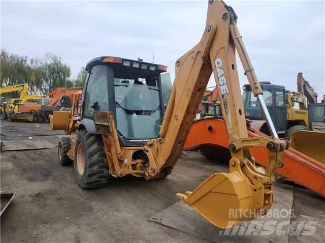 CASE 580M  스키드로더