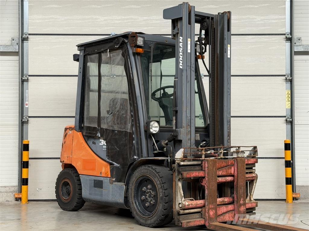 Doosan D30S-5 디젤 지게차