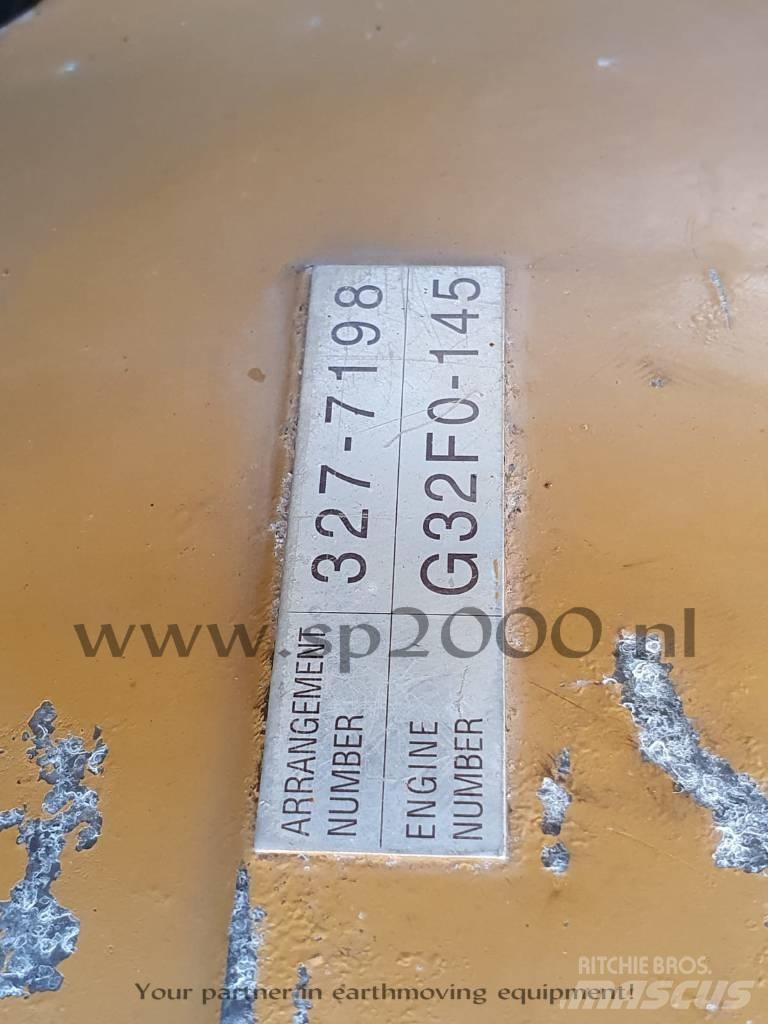 CAT 320 D 대형 굴삭기 29톤 이상