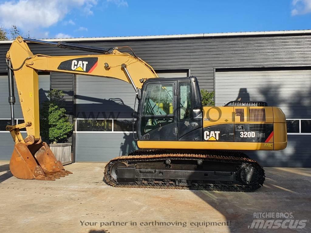 CAT 320 D 대형 굴삭기 29톤 이상