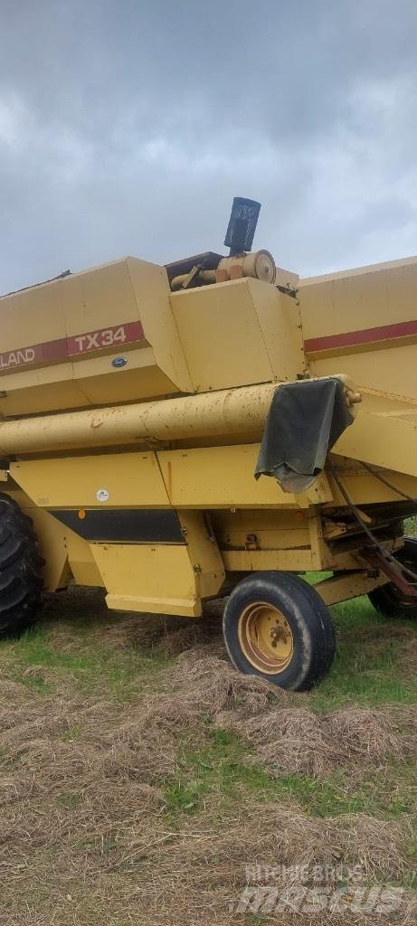 New Holland TX 34 콤바인 수확기