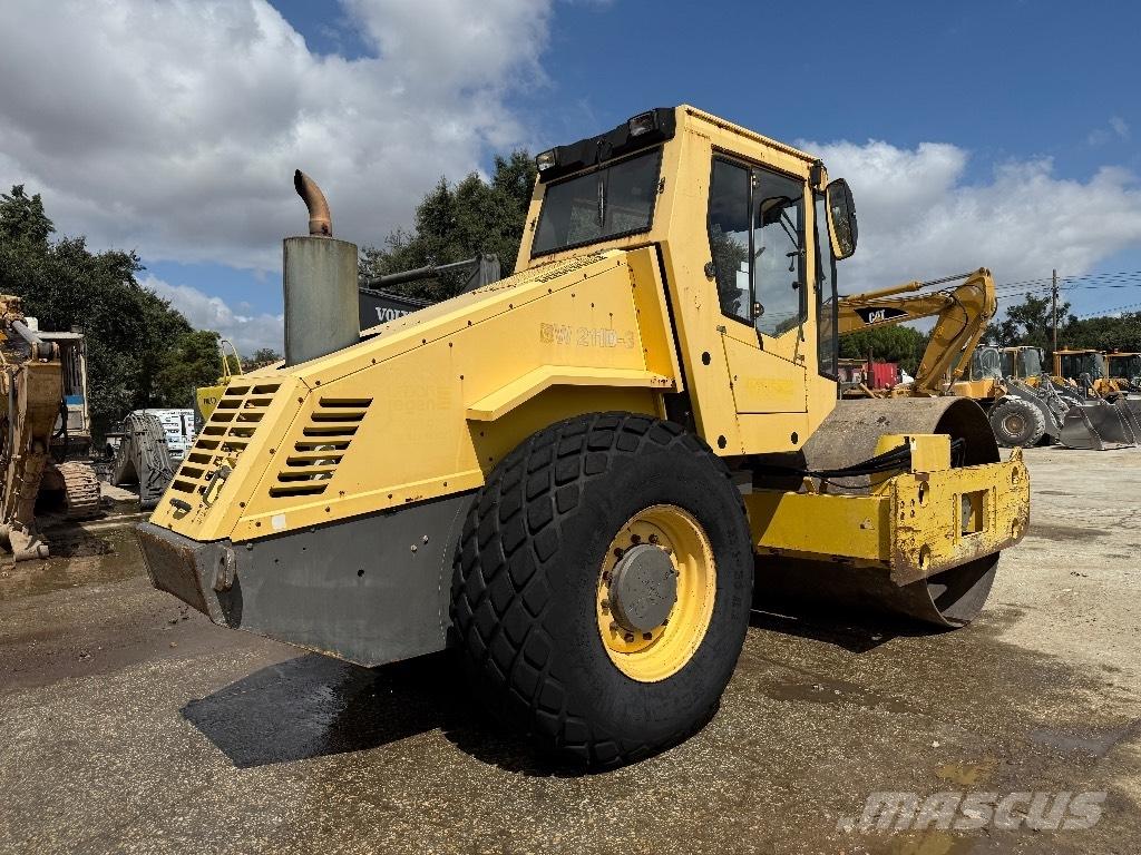 Bomag BW 211 D-3 트윈 드럼 롤러