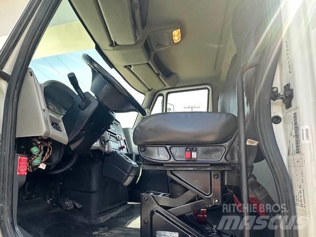 International 7400 기타 트럭