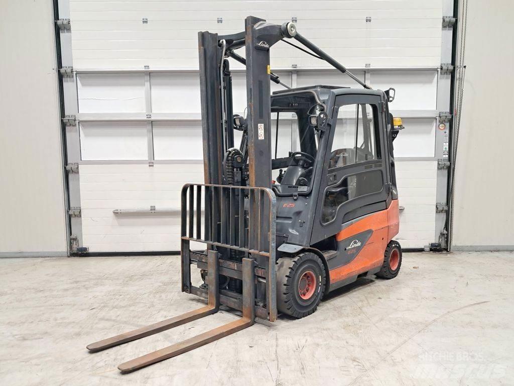 Linde E25-01 전동 지게차
