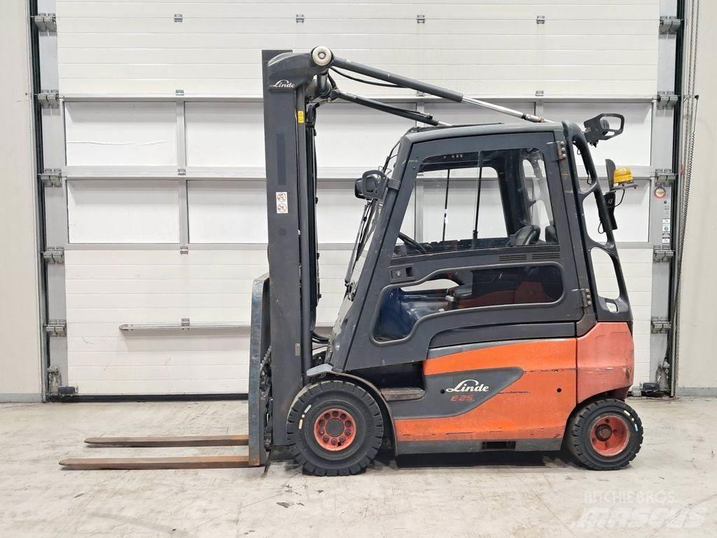 Linde E25-01 전동 지게차