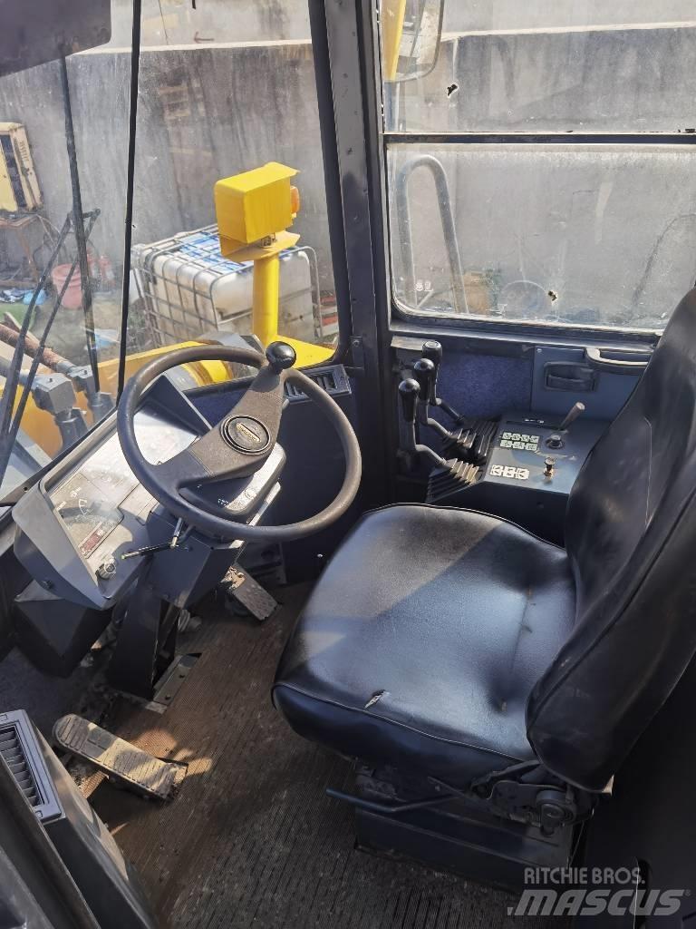 Komatsu WA 470  휠로우더