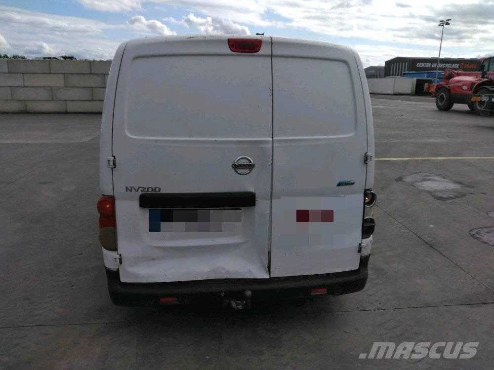 Nissan NV 200 패널 화물차