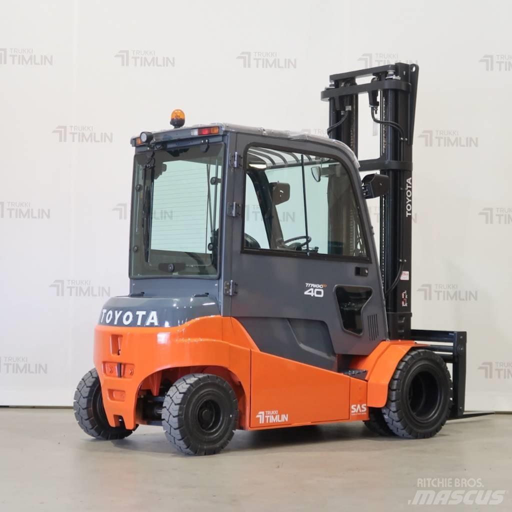 Toyota 8FBMT40 전동 지게차