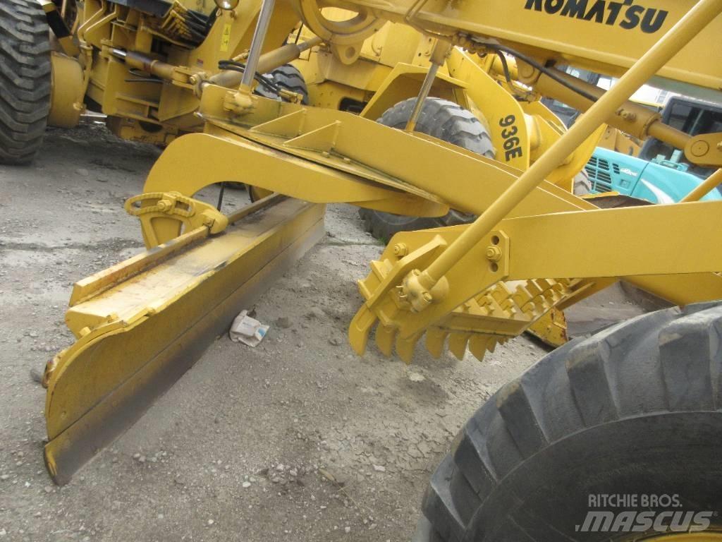 Komatsu GD 623 그레이더