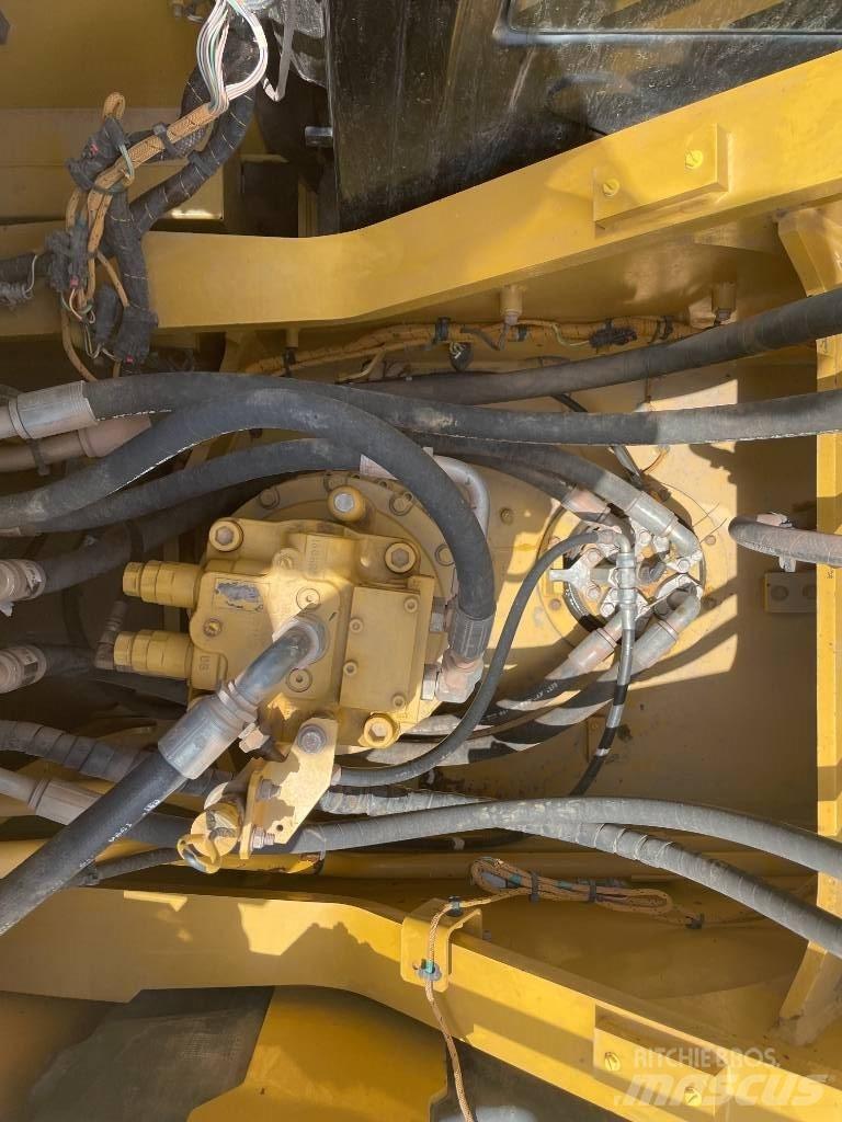 CAT CAT330GC 중형굴삭기 7톤-28톤