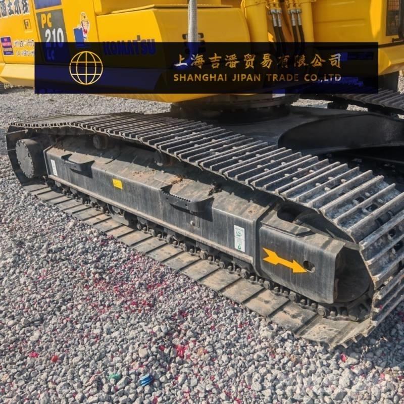 Komatsu PC 220 대형 굴삭기 29톤 이상
