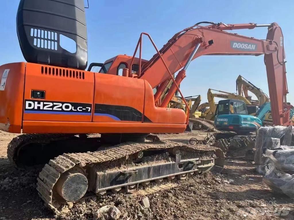 Doosan DH 220 대형 굴삭기 29톤 이상