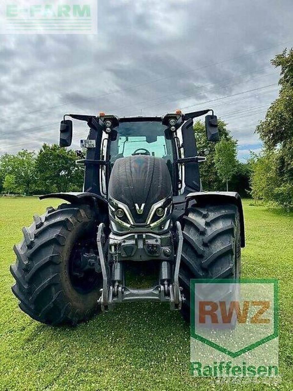 Valtra q305 트랙터