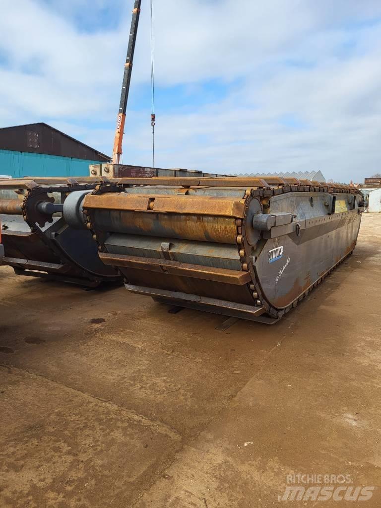 Volvo 210CLR 수륙양용 굴삭기