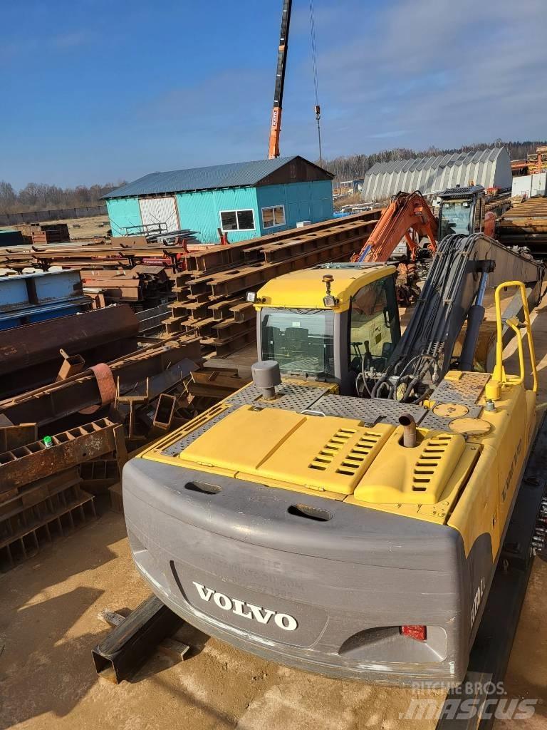 Volvo 210CLR 수륙양용 굴삭기