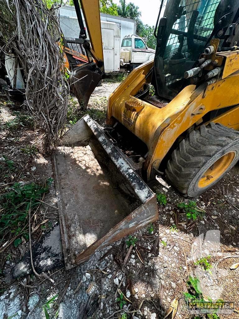 CAT 256 C  스키드로더