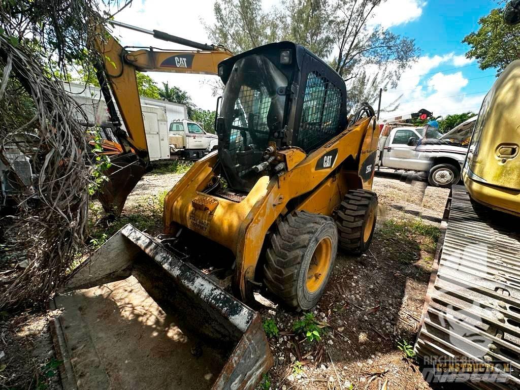 CAT 256 C  스키드로더