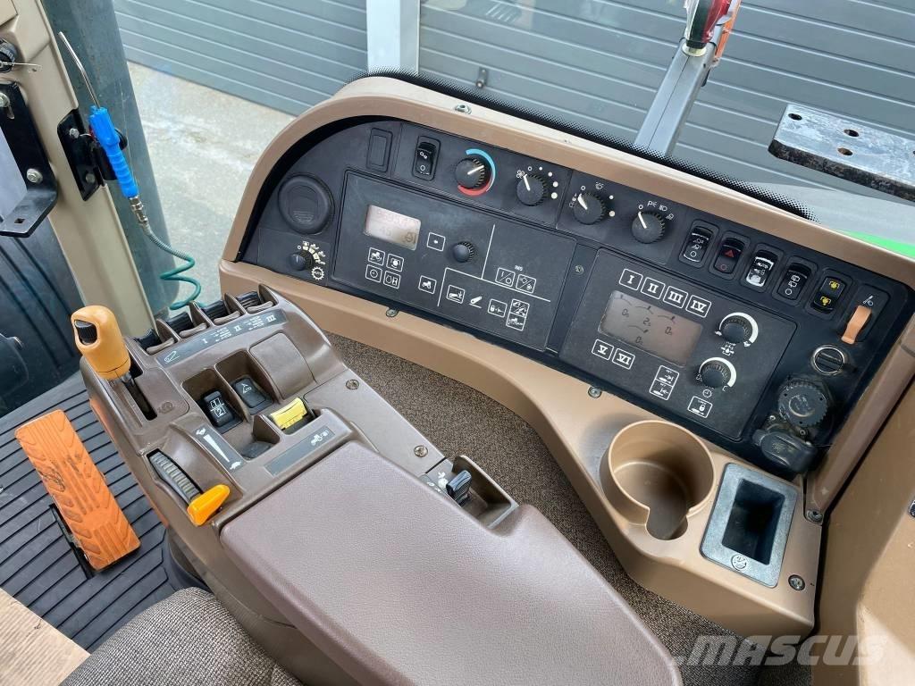 John Deere 8230 ILS 트랙터
