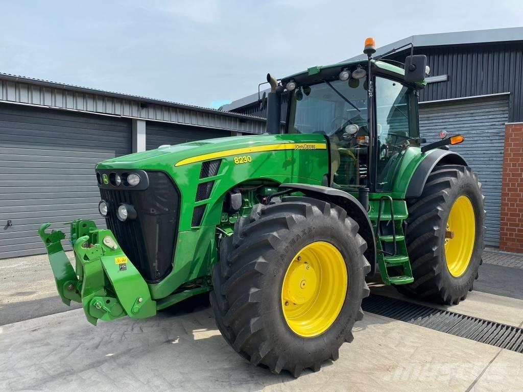John Deere 8230 ILS 트랙터