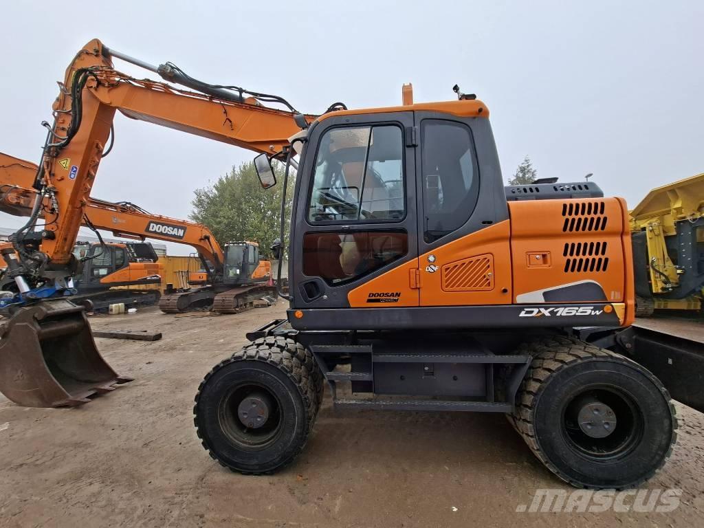 Doosan DX 165 W-5  휠 굴삭기