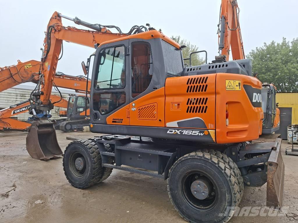 Doosan DX 165 W-5  휠 굴삭기