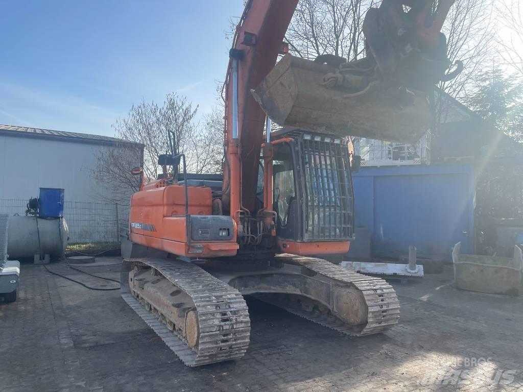 Doosan EXCA 대형 굴삭기 29톤 이상