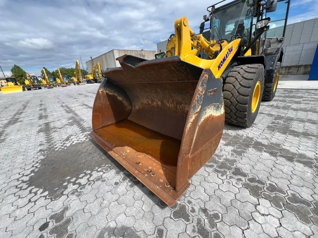 Komatsu WA320-7  휠로우더