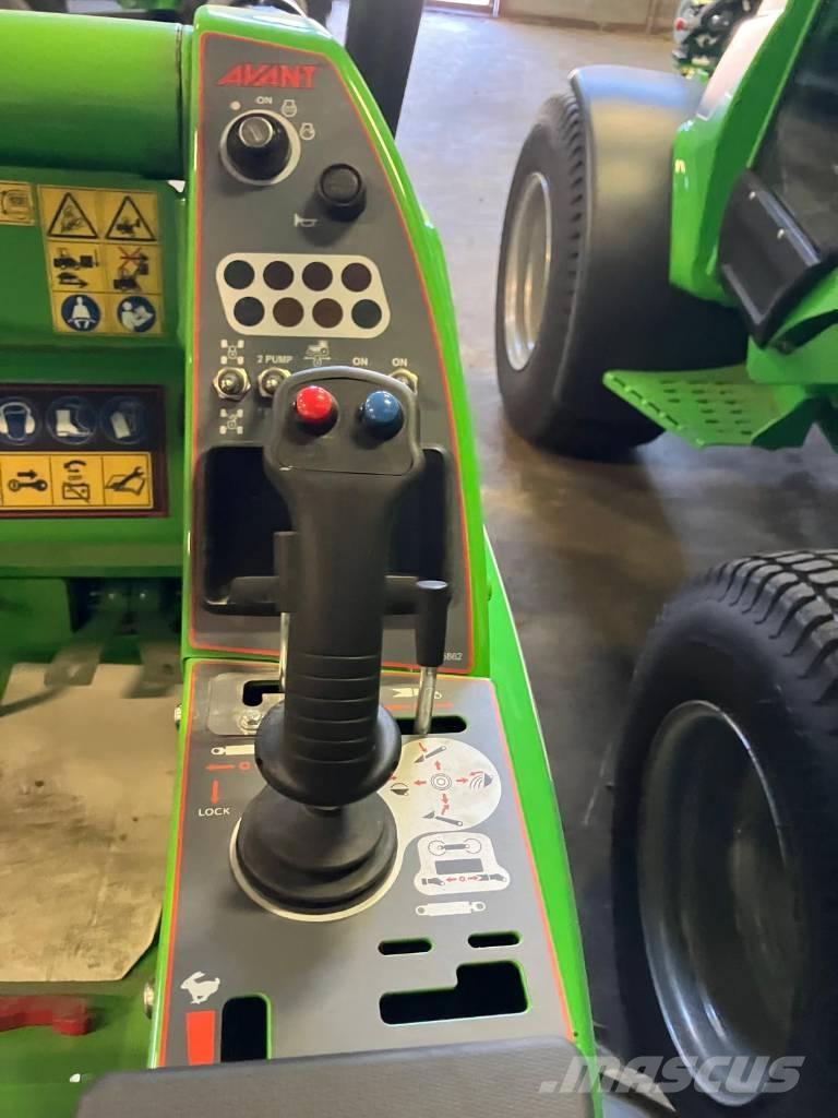 Avant Avant 528  스키드로더