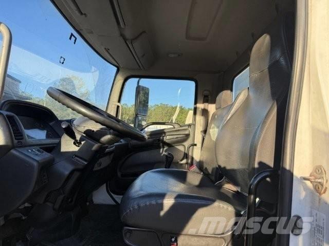 Hino 338 음료 배달 트럭