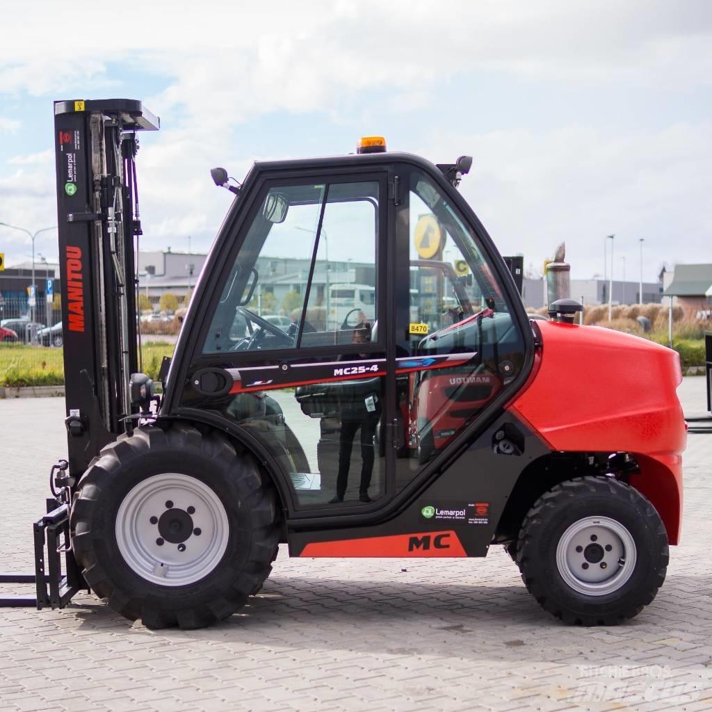Manitou MC25 험지용 트럭