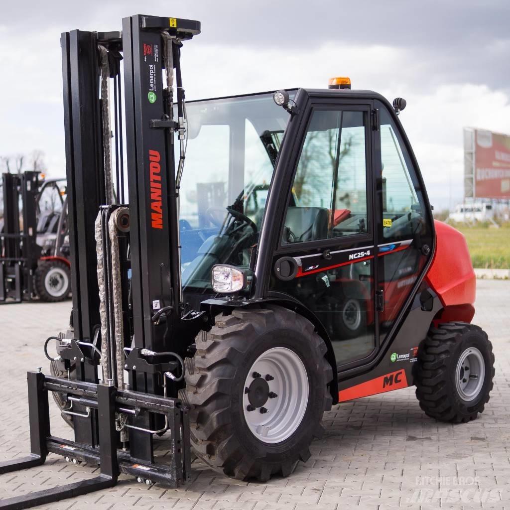 Manitou MC25 험지용 트럭