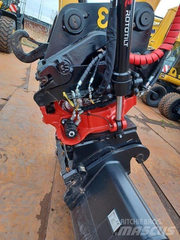 Komatsu PW180-11E0  휠 굴삭기