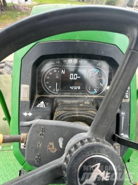John Deere 6120 E 트랙터