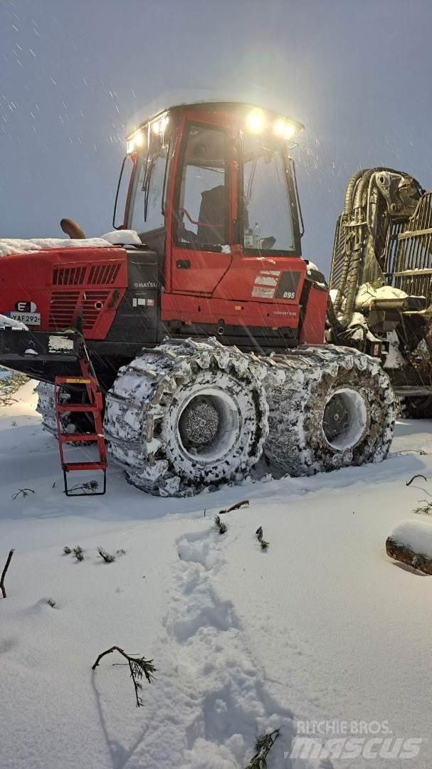 Komatsu 895 원목 포워더