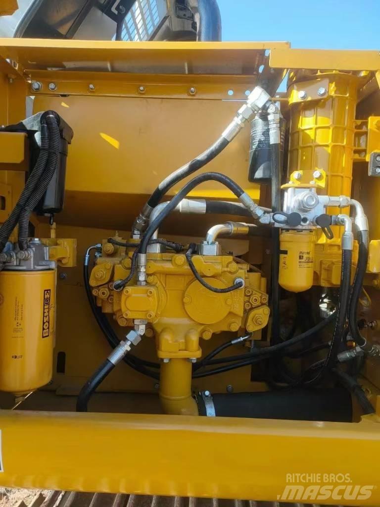 CAT 320D2L 대형 굴삭기 29톤 이상