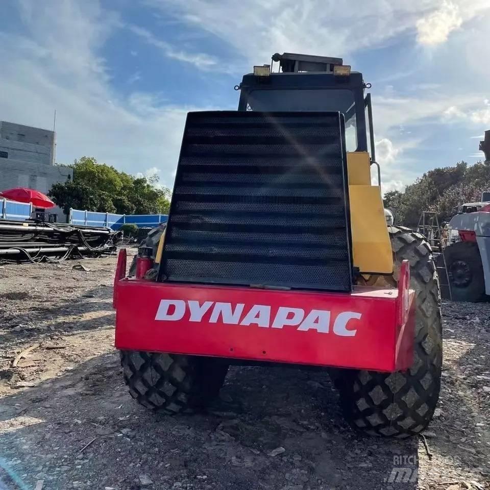 Dynapac CA251D 싱글 드럼 롤러