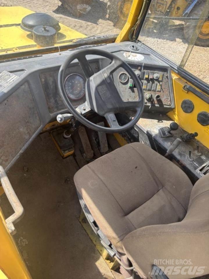 Volvo A20 건설현장 덤프트럭
