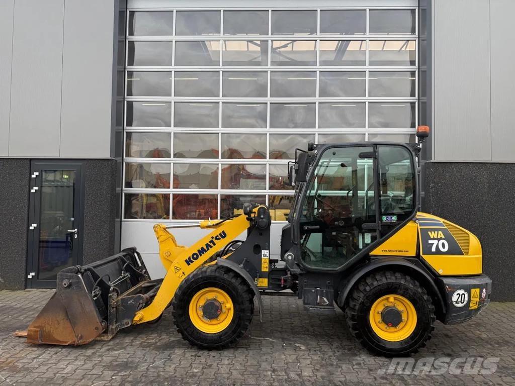 Komatsu WA70-7  휠로우더