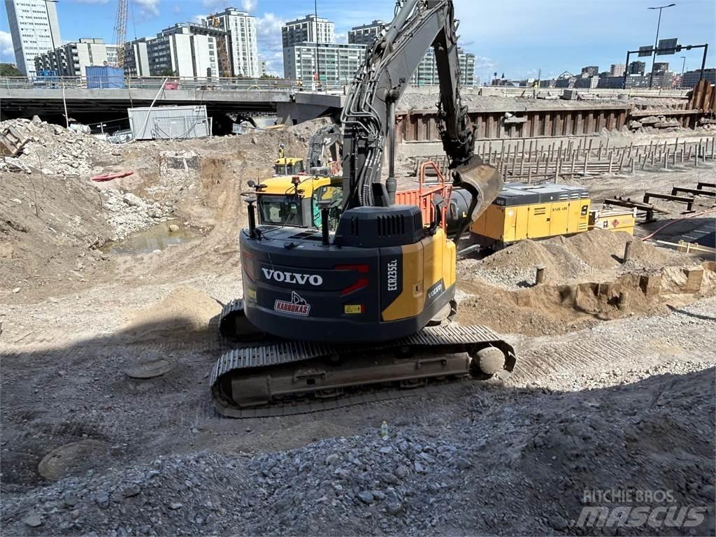 Volvo ECR235EL 대형 굴삭기 29톤 이상