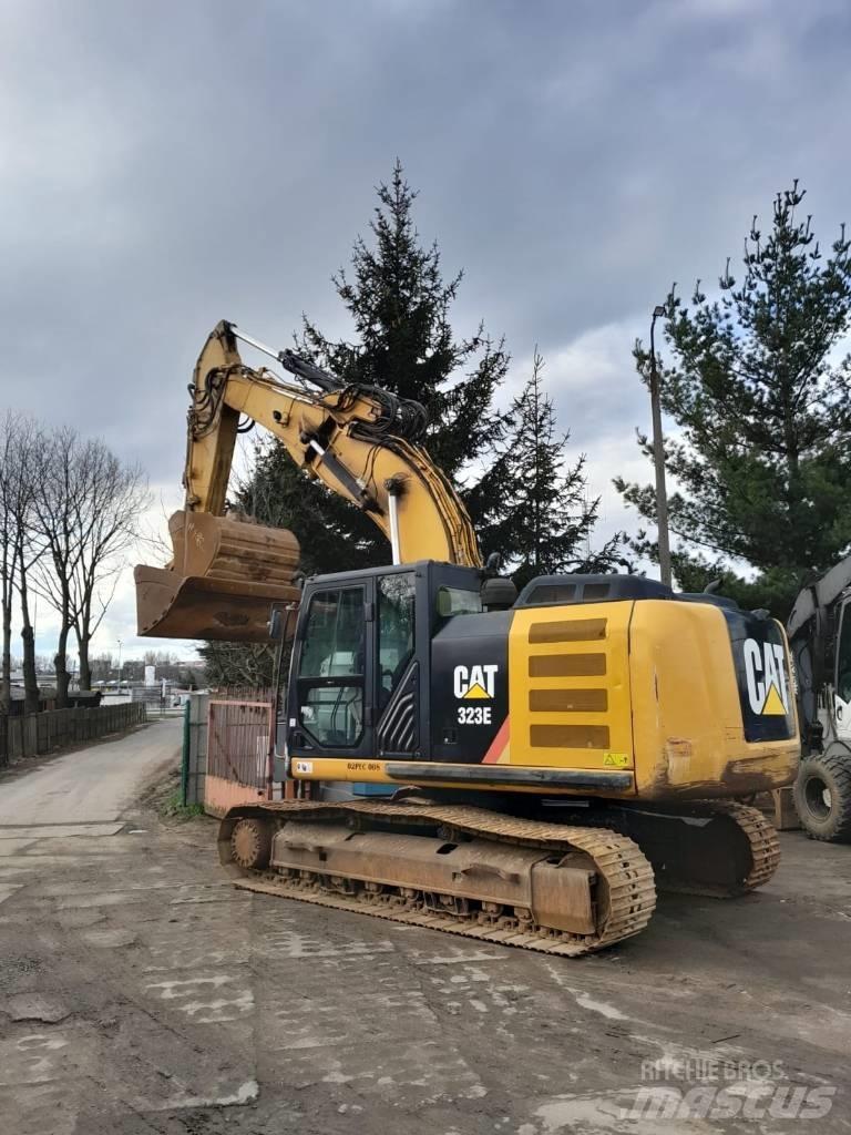CAT 323 E 대형 굴삭기 29톤 이상