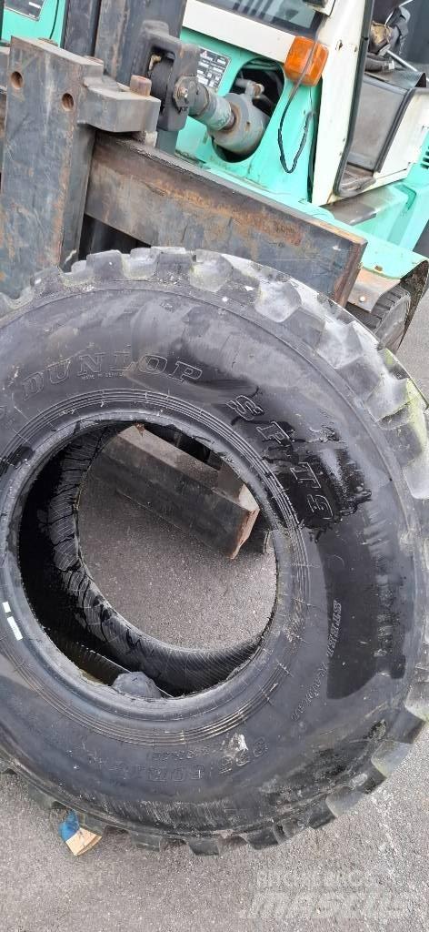 Dunlop 335/80R18 타이어, 휠 및 림