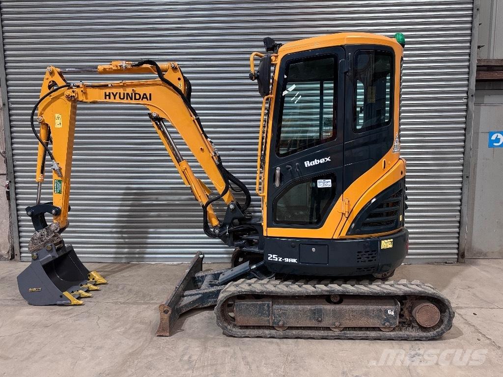 Hyundai R25Z-9 AK 소형 굴삭기 7톤 미만