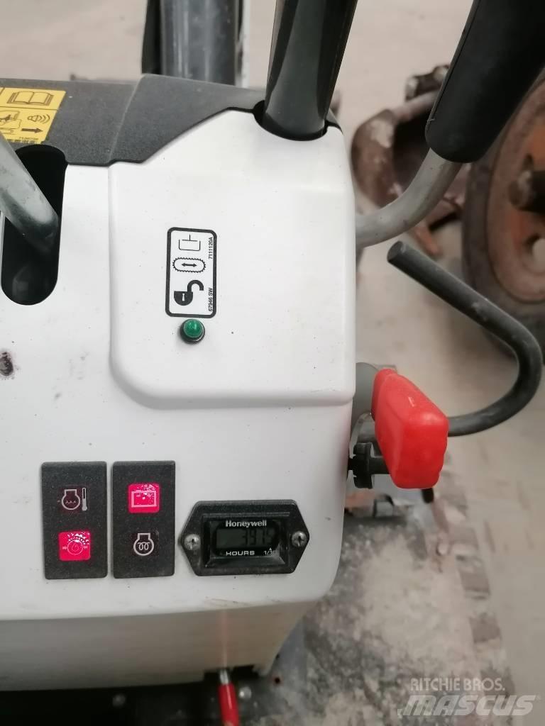 Bobcat E10Z 소형 굴삭기 7톤 미만