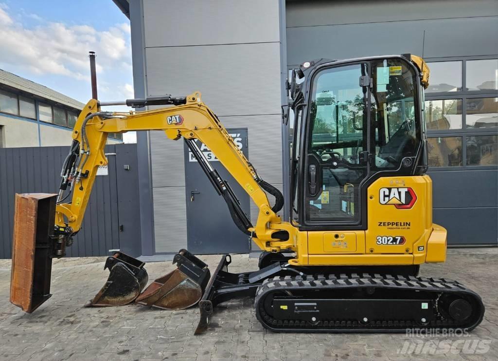 CAT 302.7 CR 소형 굴삭기 7톤 미만