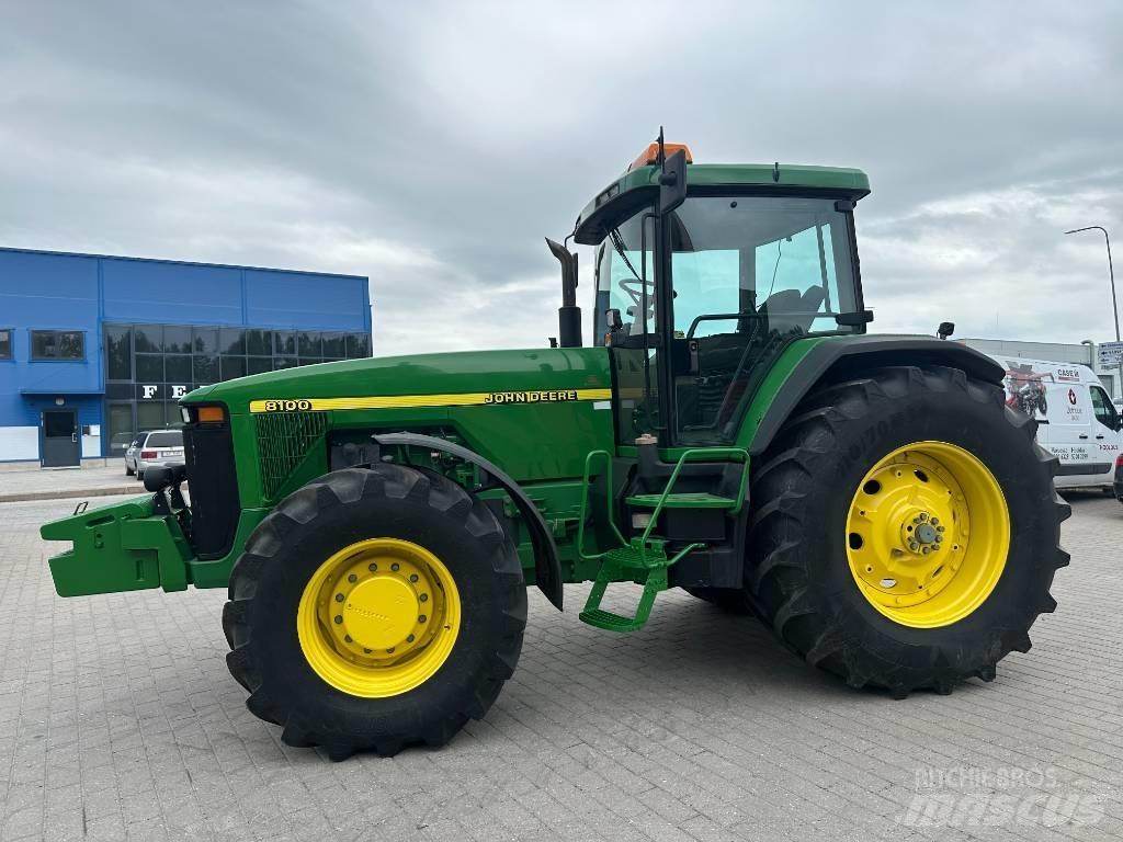 John Deere 8100 트랙터