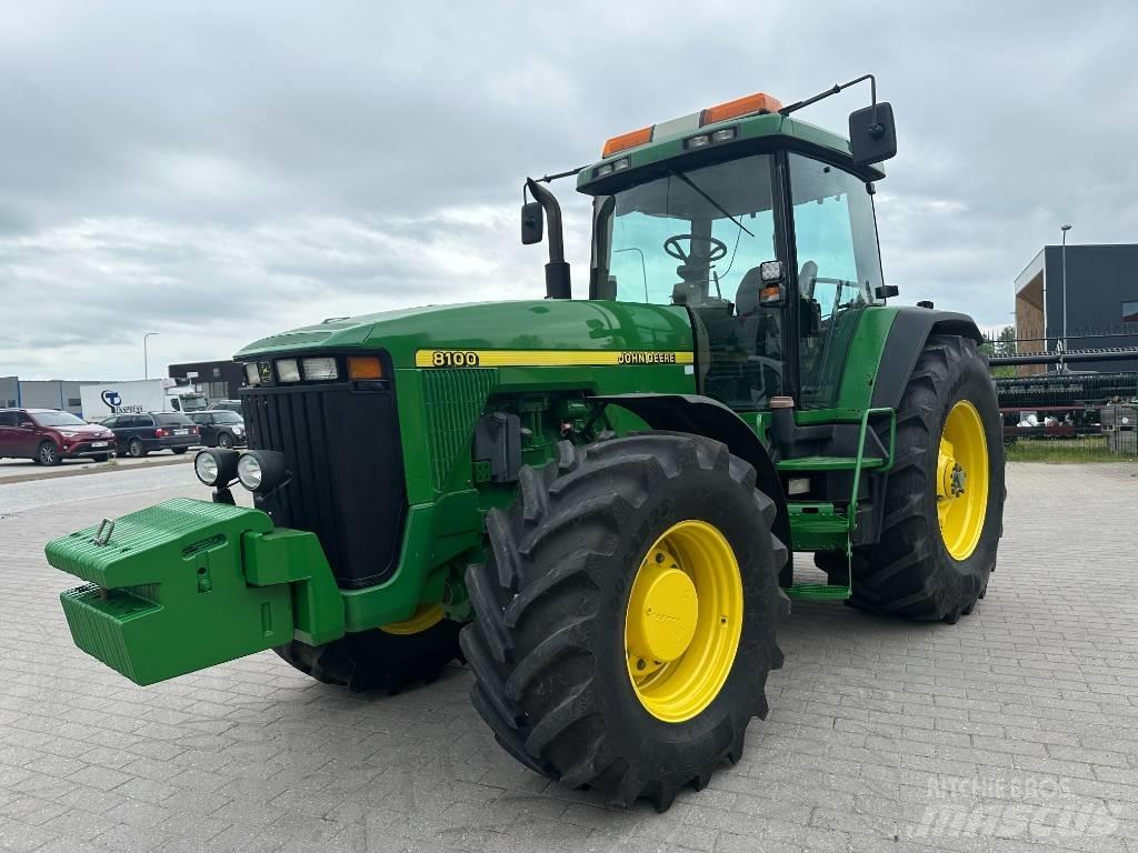 John Deere 8100 트랙터