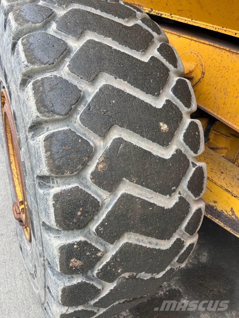 Volvo A 25 G 연결식 홀러