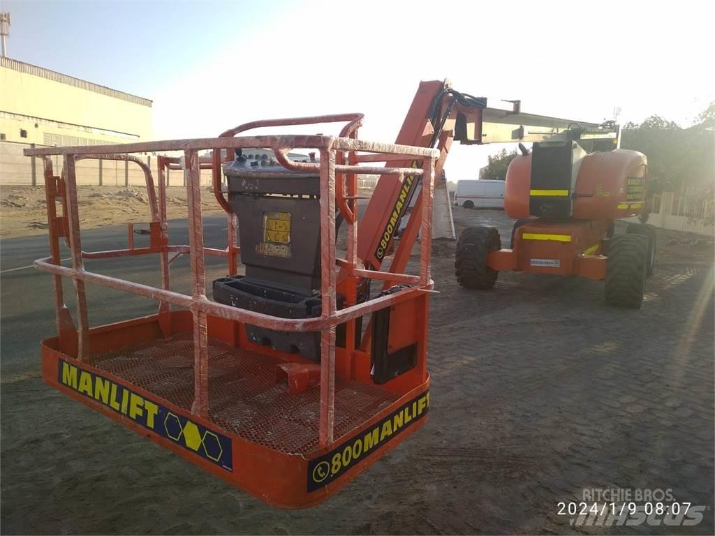 JLG 800AJ 관절형 전동이동 리프트