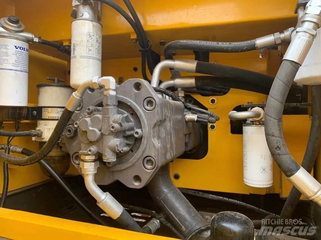 Volvo EC 300 D L 대형 굴삭기 29톤 이상