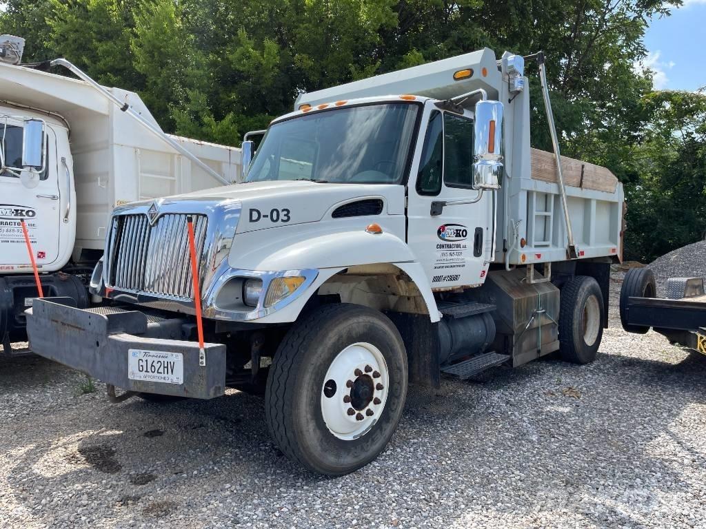 International 7300 덤프 트럭